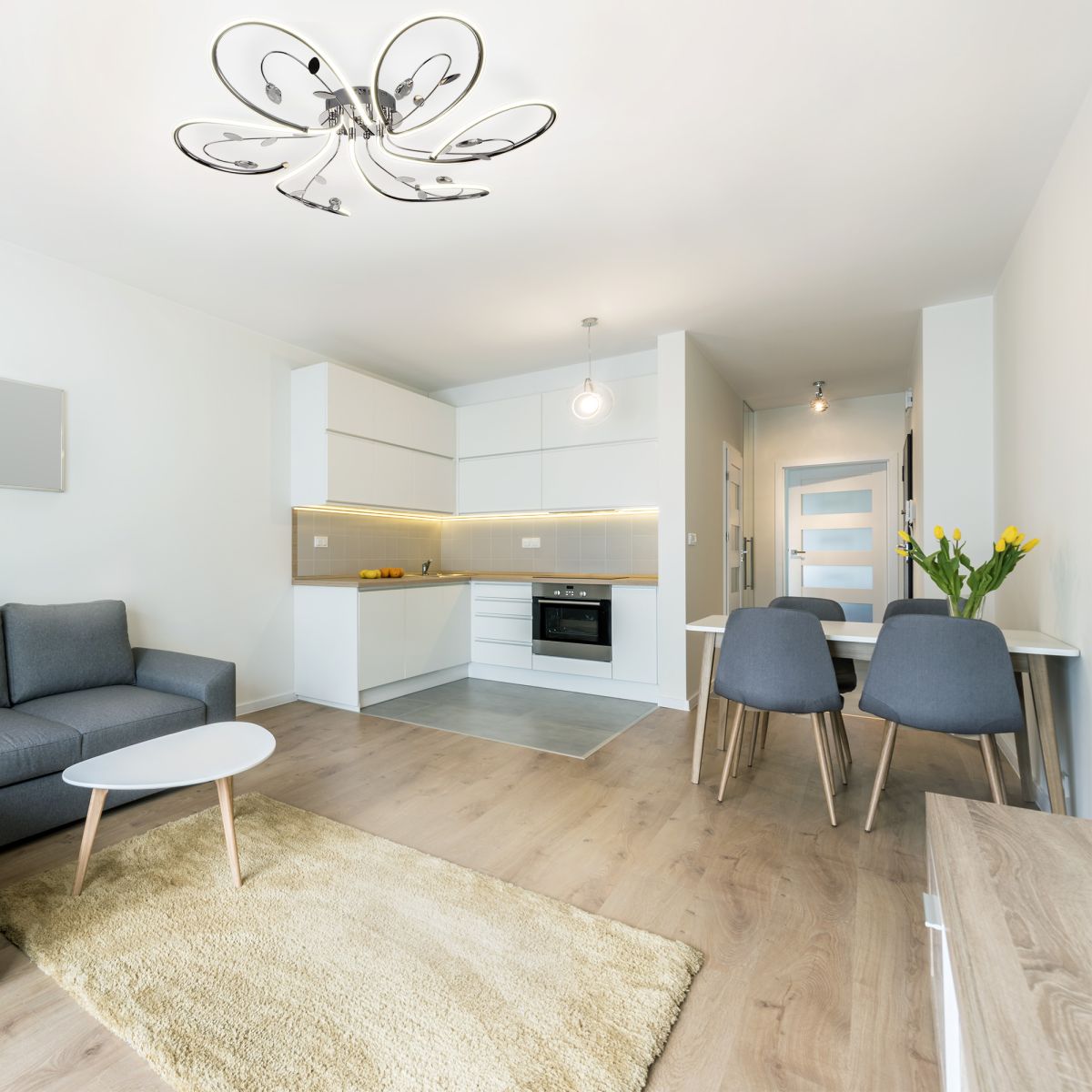 Потолочная люстра Eurosvet Venzel 90082/6 хром