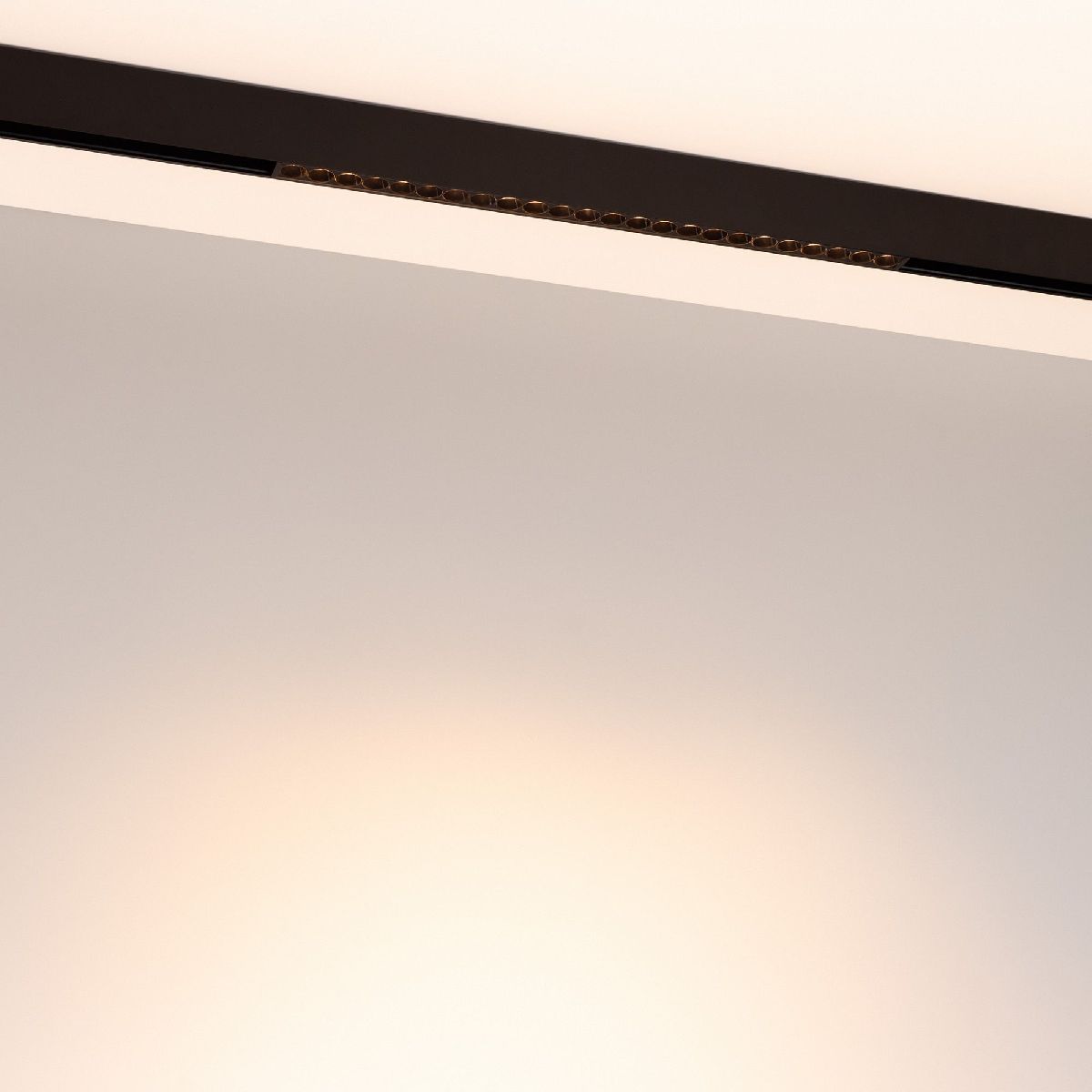 Трековый магнитный светильники Arlight MAG-ORIENT-DOTS-L465-16W Day4000-MIX 047138