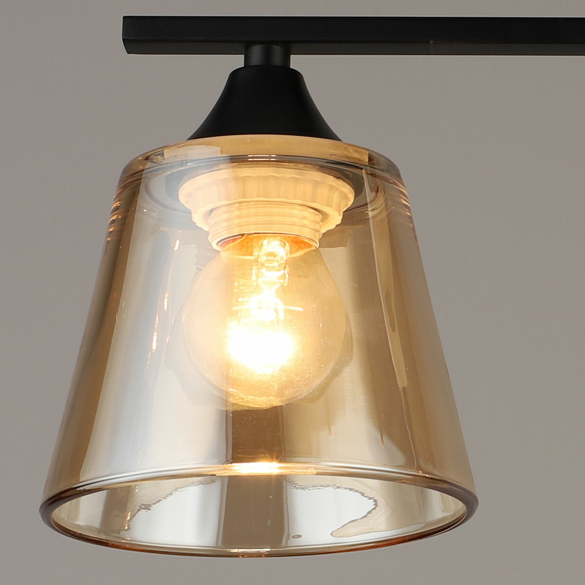 Потолочная люстра Reluce 04601-0.3-03