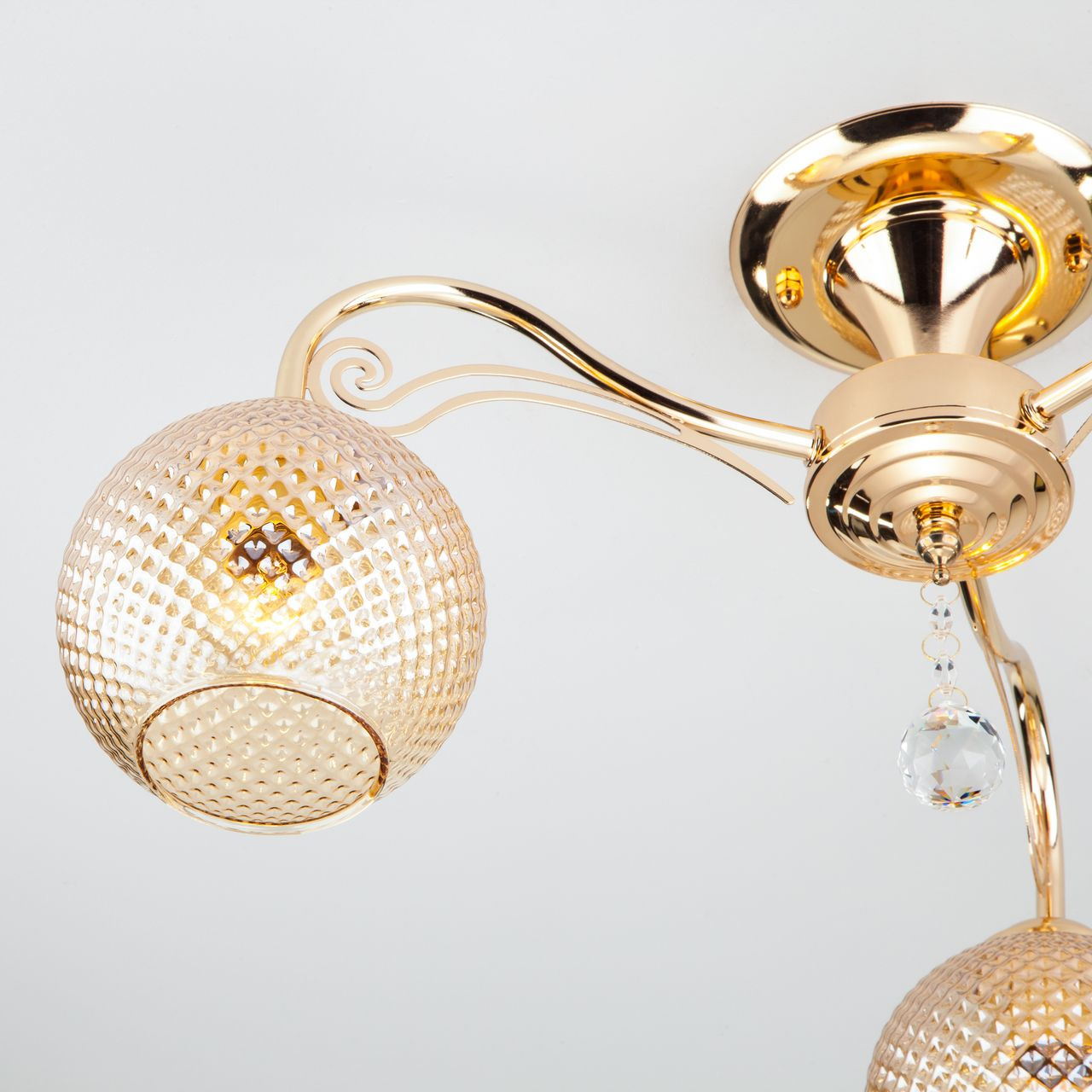 Потолочная люстра Eurosvet Kristin 30139/3 золото