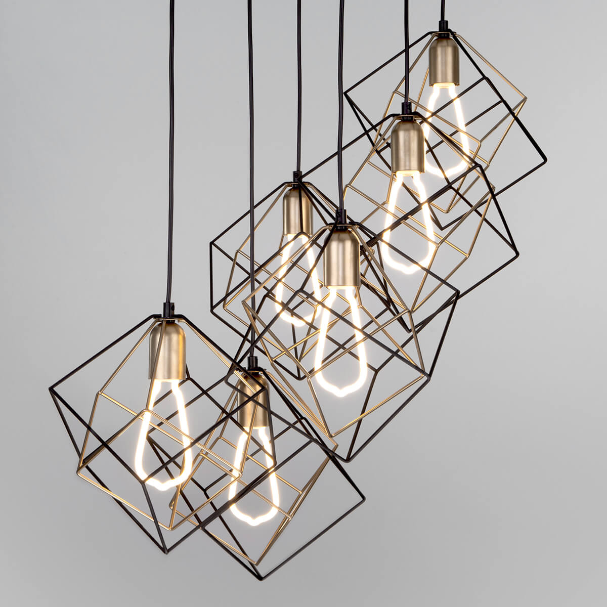 Лампа светодиодная филаментная Elektrostandard E27 4W 2700K прозрачная 4690389147043