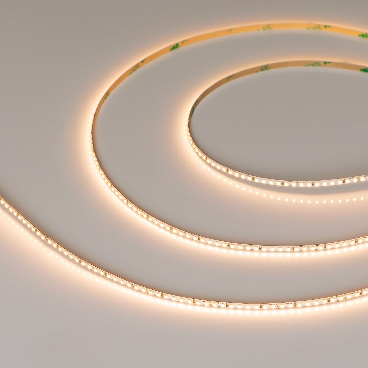 Светодиодная лента Arlight MICROLED-M240-4mm 24V Warm2700 (8 W/m, IP20, 2216, 5m) 047872