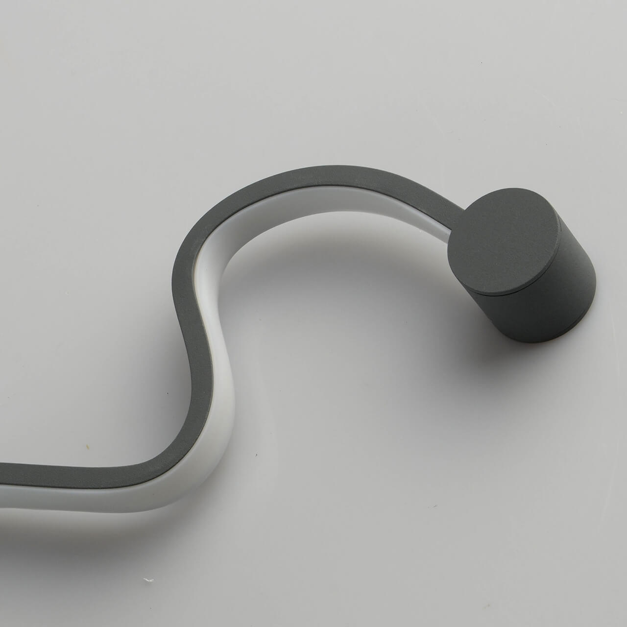 Настенный светодиодный светильник De Markt Риббон 2 718020101