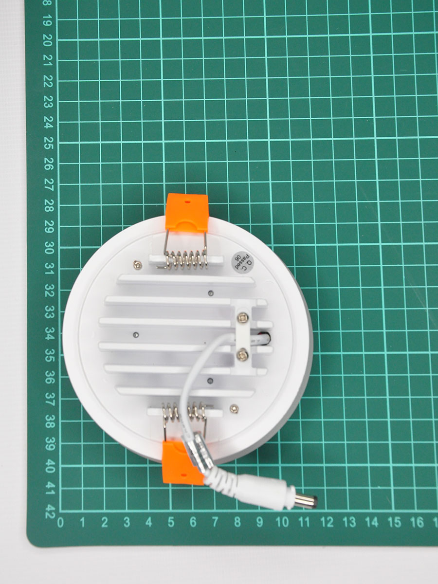 Встраиваемый светильник Elvan VLS-109R-18W-WW-Wh