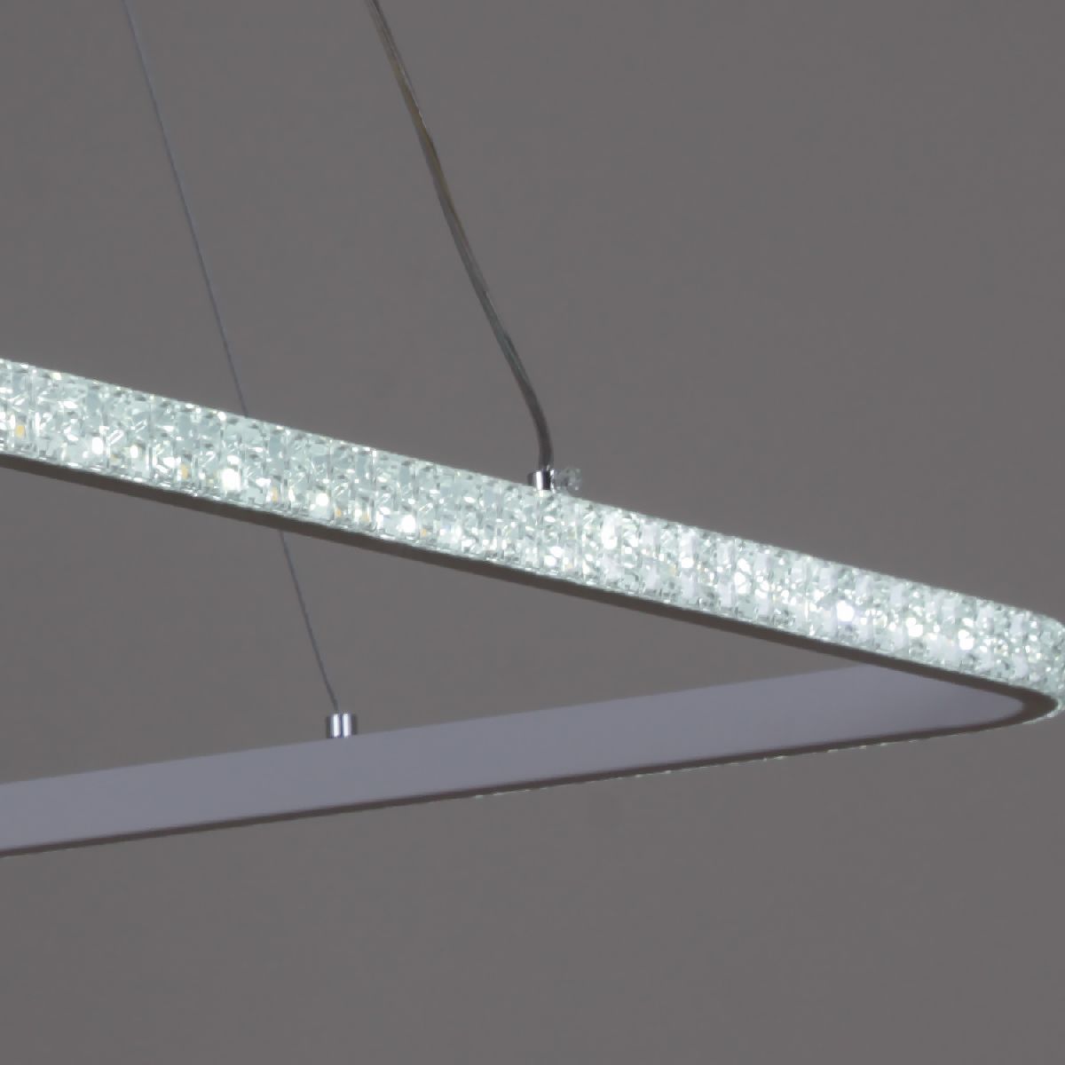 Подвесная люстра Reluce 06316-3.9-01 WH