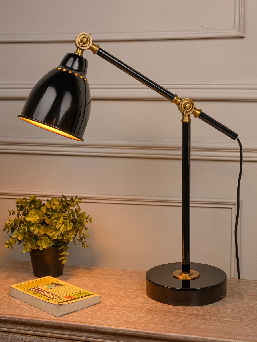 Настольная лампа ARTSTYLE HT-719B