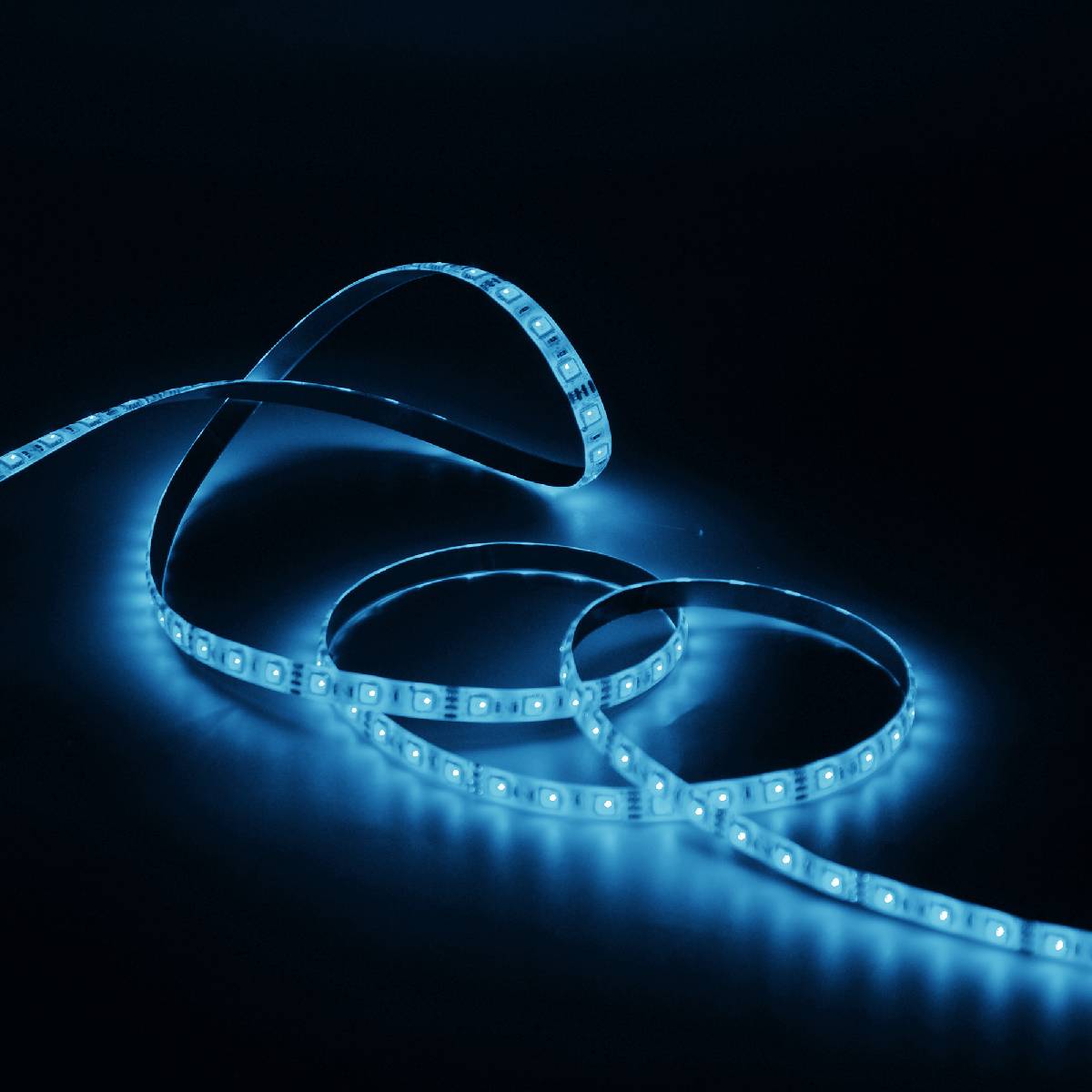 Светодиодная влагозащищенная лента Gauss 14,4W/m 60LED/m 5050SMD холодный белый 5M 356000314