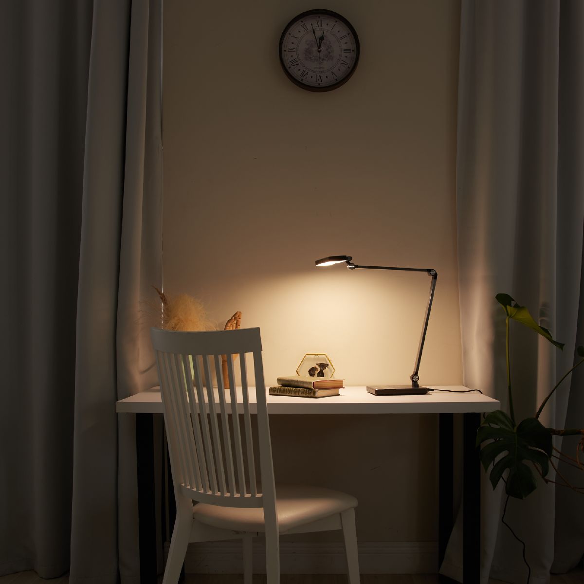 Настольная лампа Uniel ULM-D110 15W/3000-6500K/DIM BLACK UL-00011288