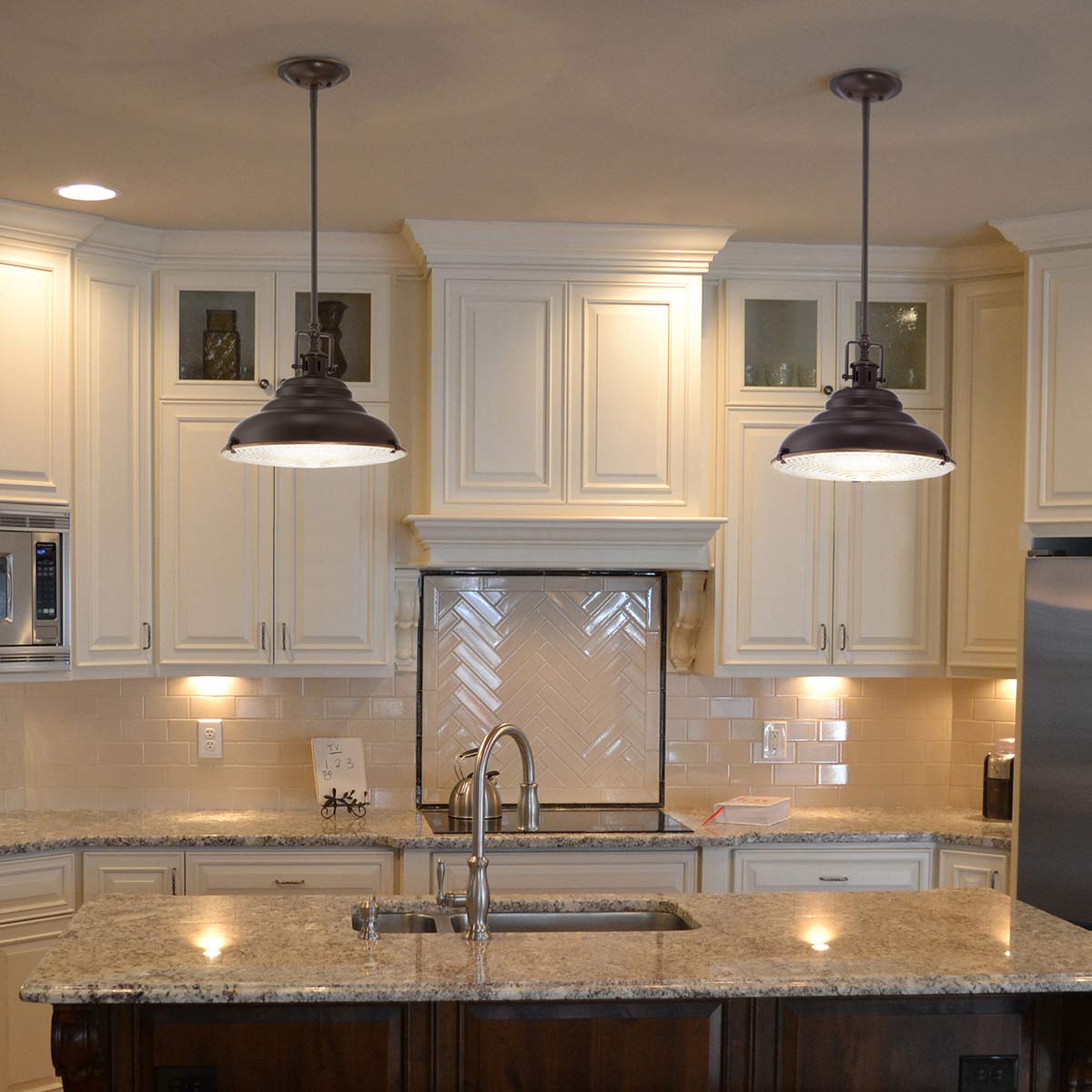 Подвесной светильник Quoizel East Vale QZ-EASTVALE-P-M