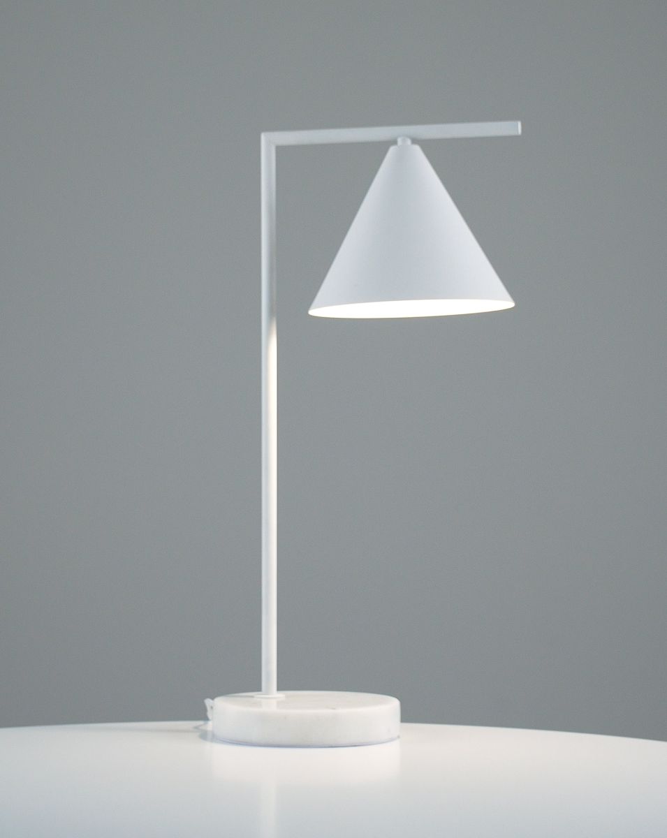 Настольная лампа Moderli Omaha V11596-1T