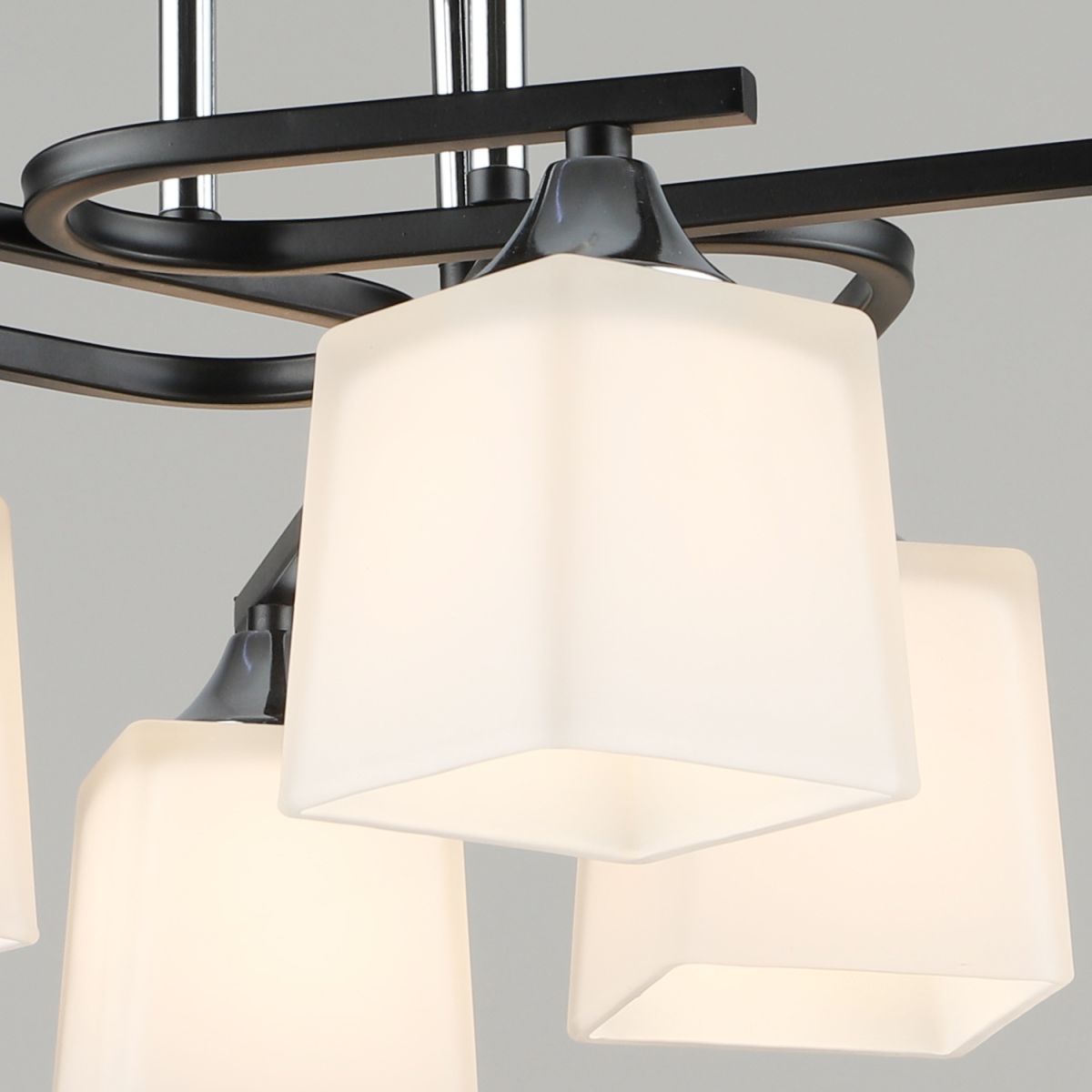 Потолочная люстра Reluce 06194-0.3-06 BK+CH