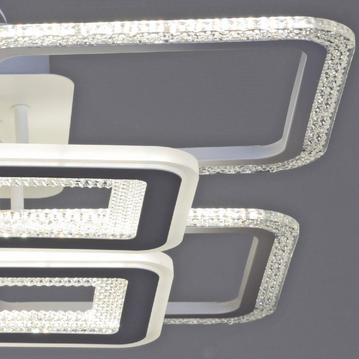 Потолочная люстра Reluce 20532-0.3-4+4C WT