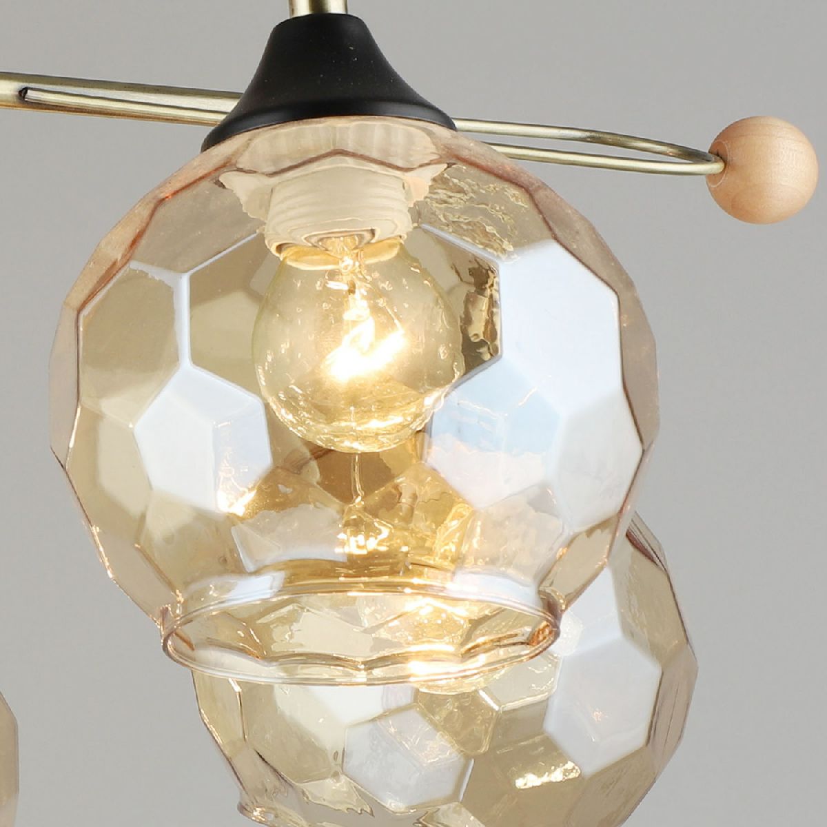 Люстра на штанге Reluce 02018-0.3-05 AB+BK