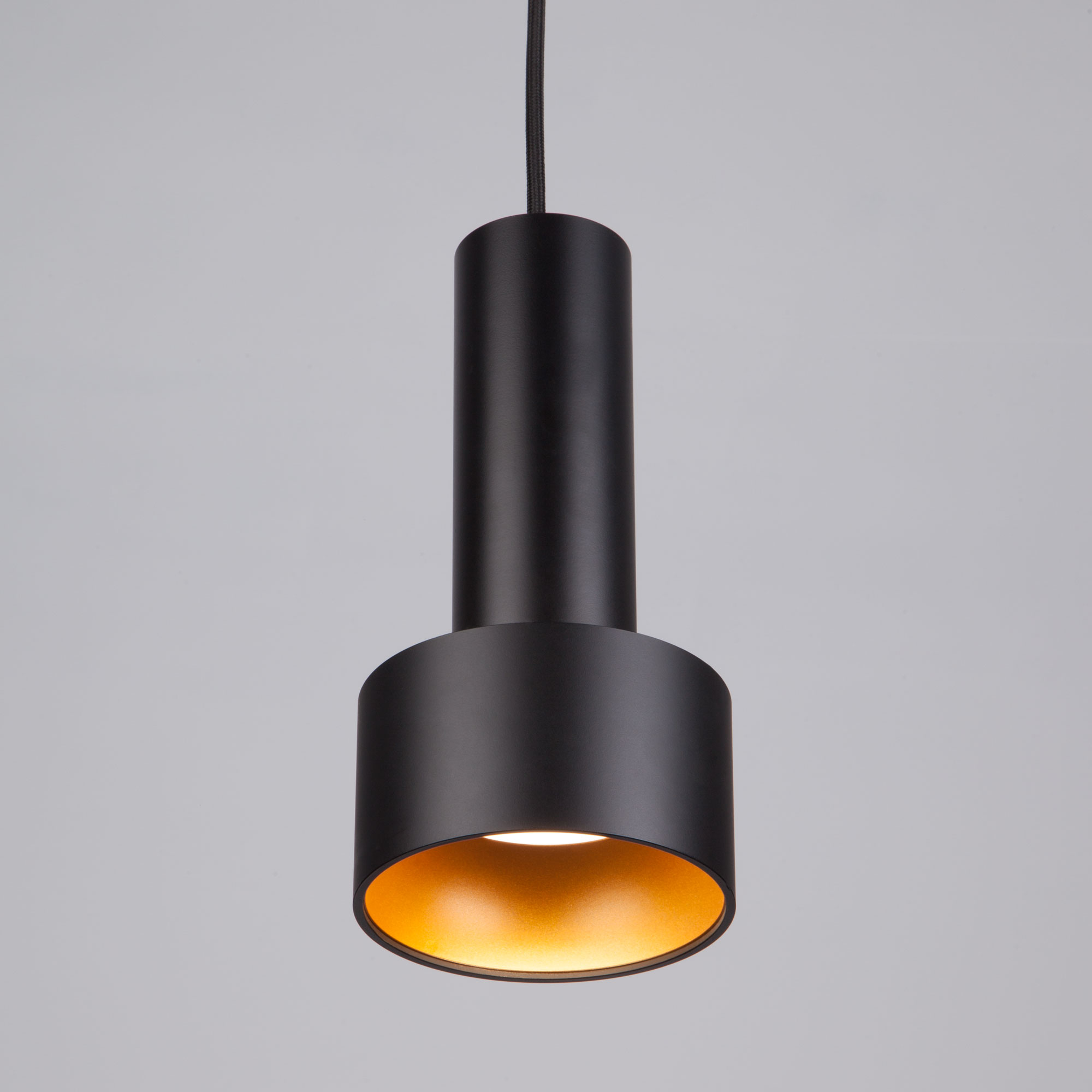 Подвесной светильник Eurosvet Charlie 50134/1 LED черный/золото