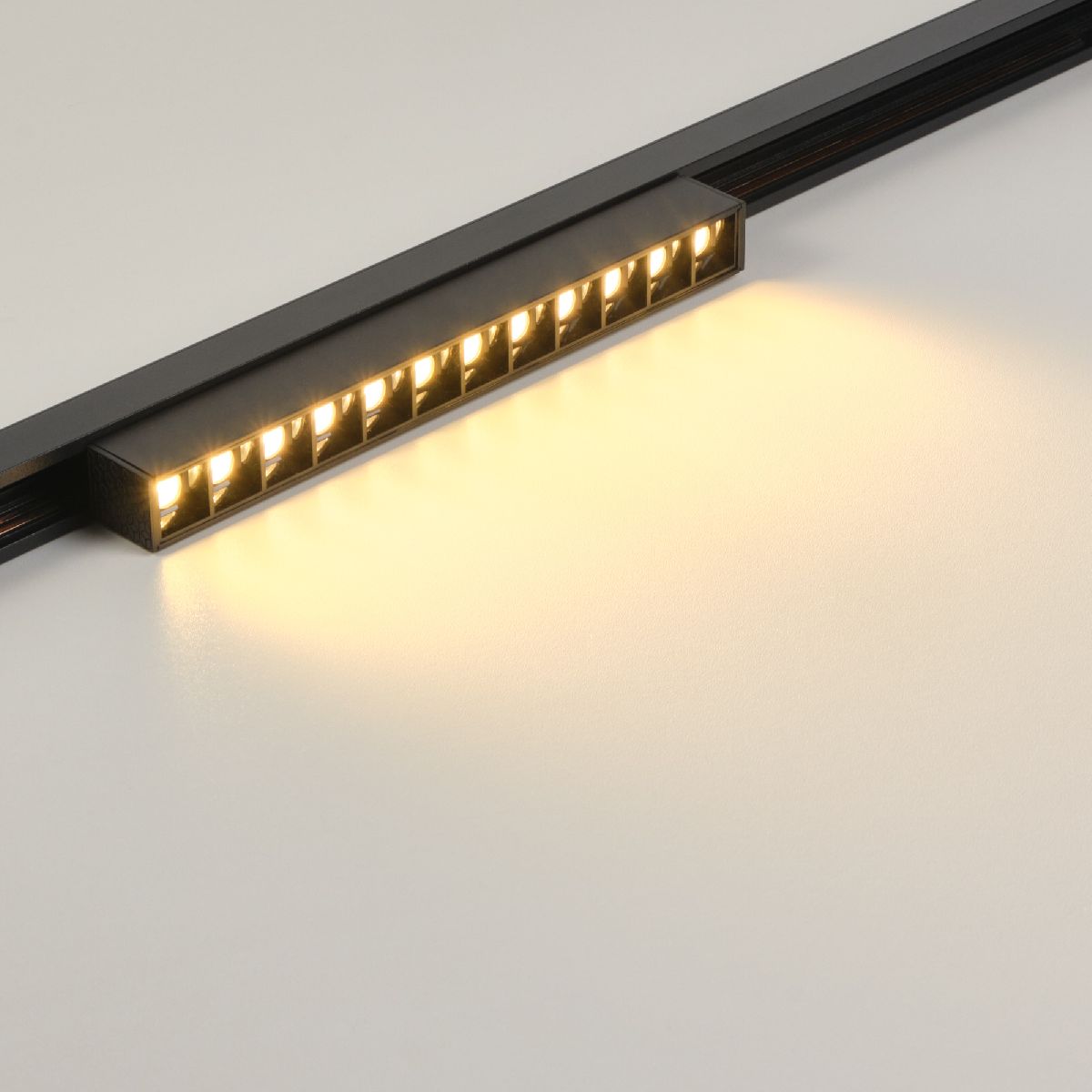 Трековый магнитный светильник Voltalighting Light AIJL-CX-E0051/10W/30/3К/B