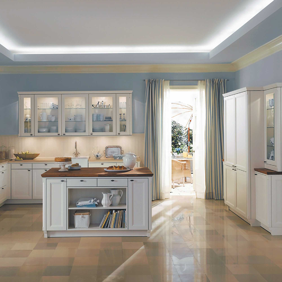 Светодиодная лента Apeyron 24В 16Вт/м smd2835 120д/м IP20 1500Лм/м 5м 6500К 00-343