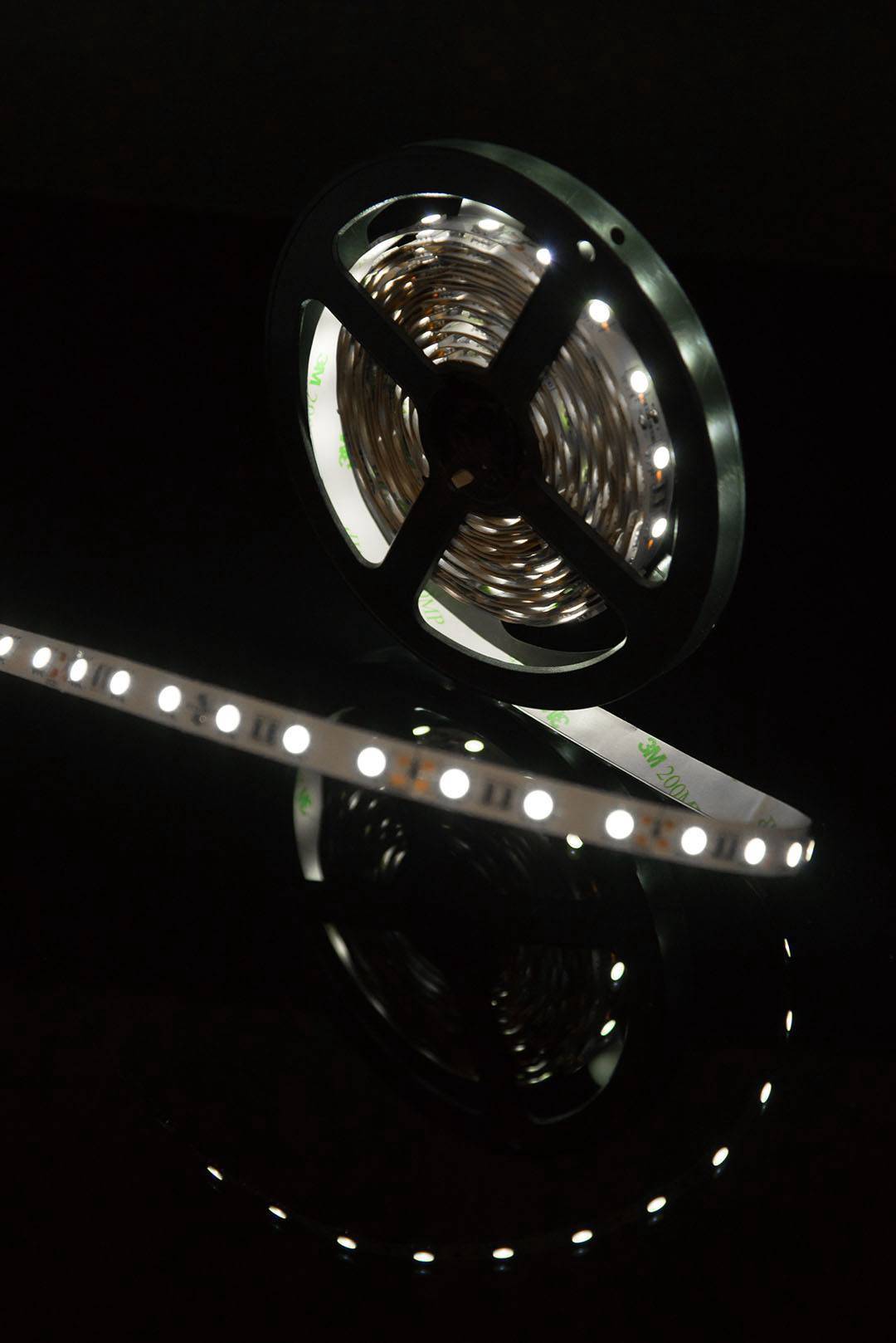 Светодиодная лента SWG SWG560-12-14.4-UW 001067