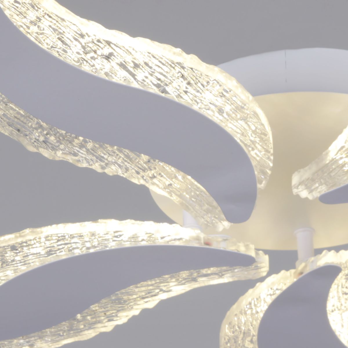 Потолочная люстра Reluce 45066-0.3-05