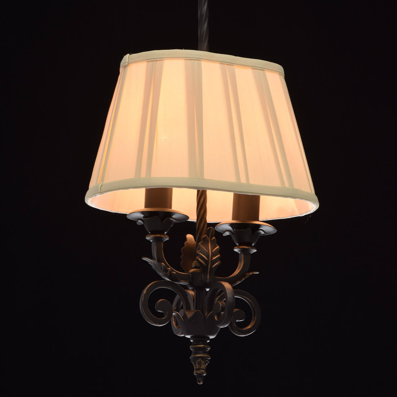 Подвесной светильник Chiaro Виктория 401010402