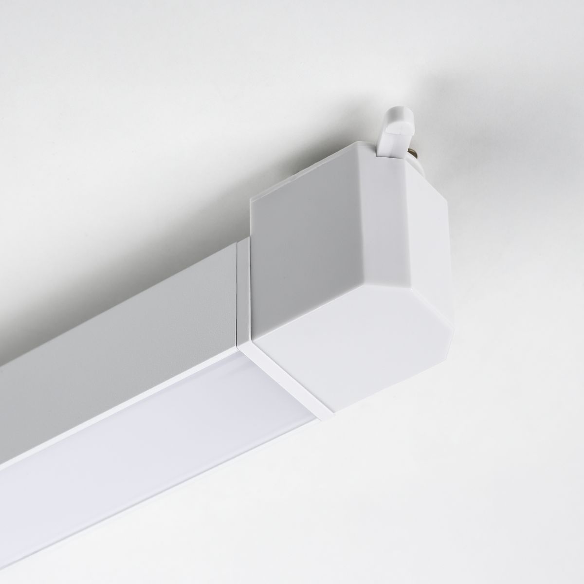 Трековый однофазный светильники Lightstar Lilla 202336