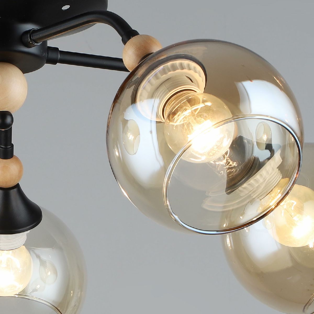 Потолочная люстра Reluce 05062-0.3-05 BK+WOOD