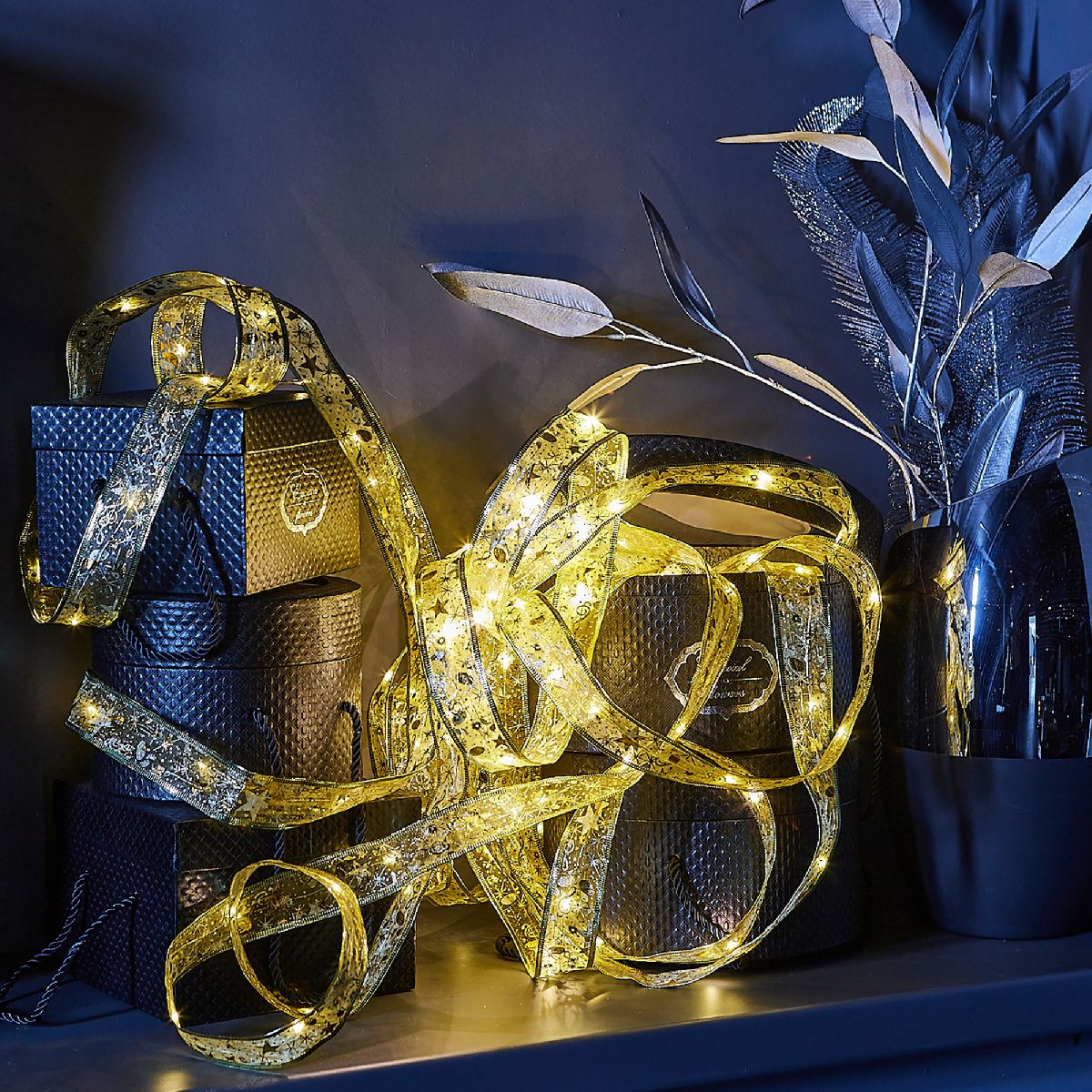 Гирлянда Uniel ULD-S1000-100/SCB/3AA WARM WHITE IP20 RIBBON UL-00010900