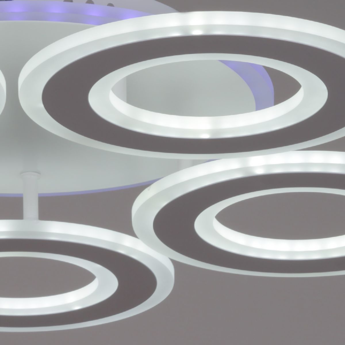 Потолочная люстра Reluce 20535-0.3-5+1 WT