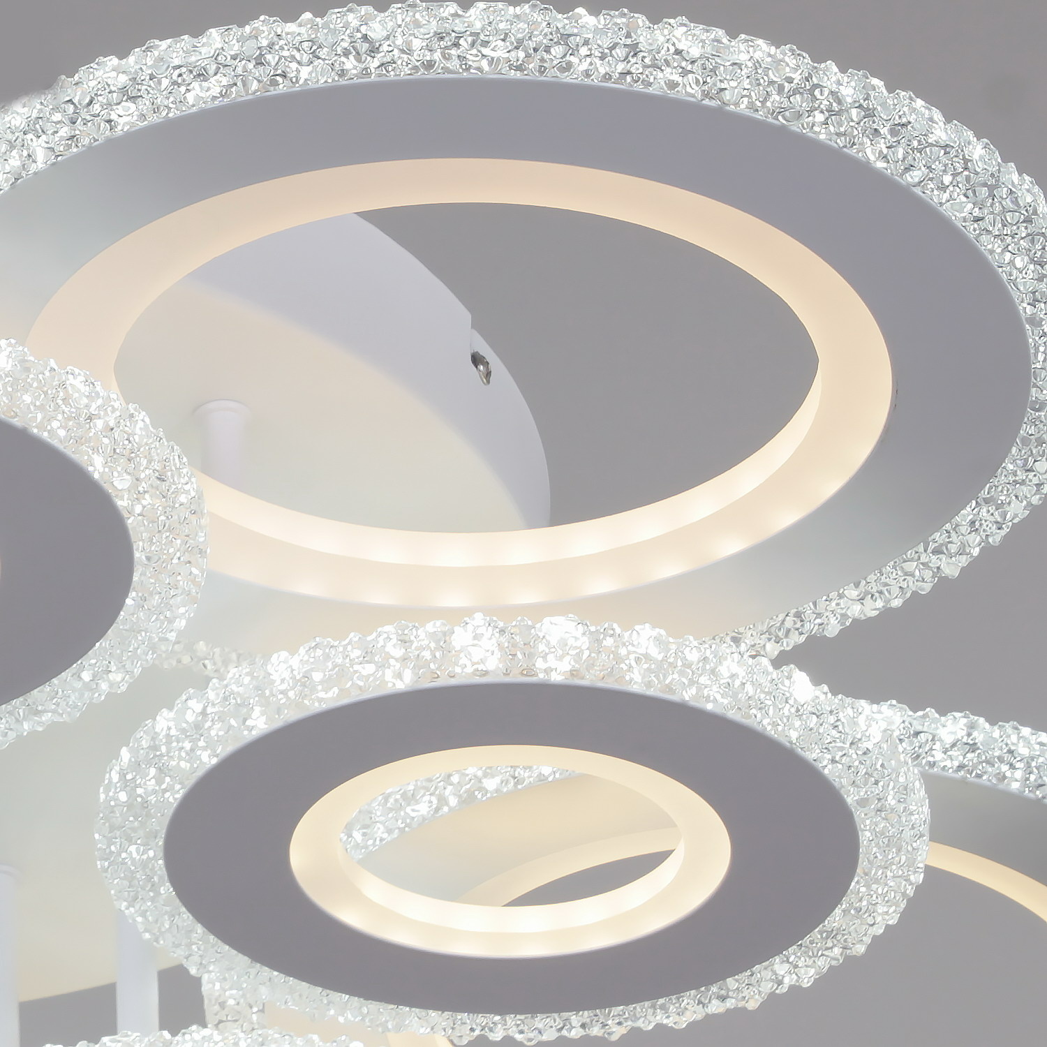 Потолочная люстра Reluce 08431-0.3-5+5C WH