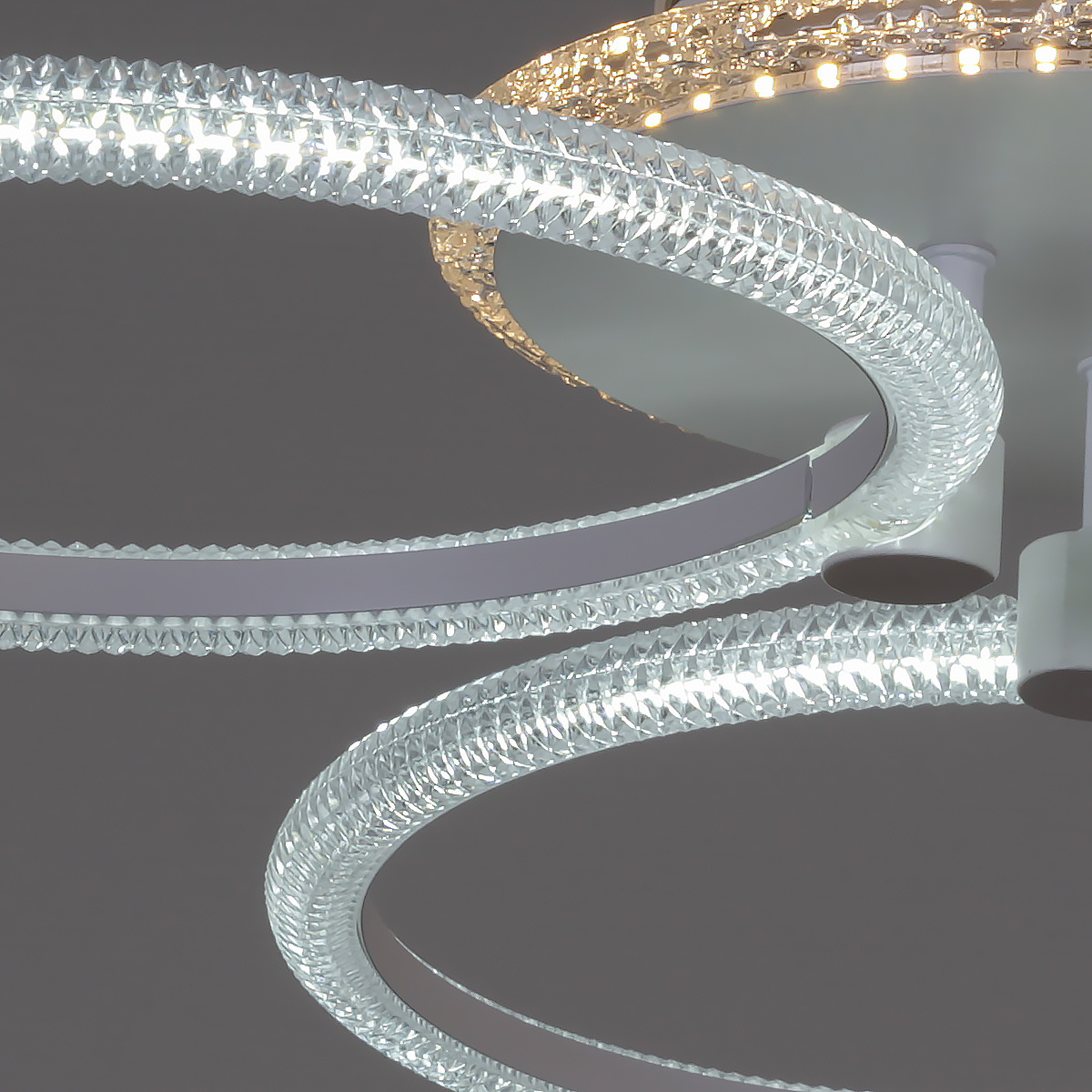 Потолочная люстра Reluce 20548-0.3-5+1S