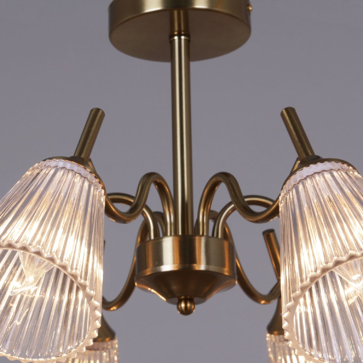 Люстра на штанге Reluce 06603-0.3-06 COP