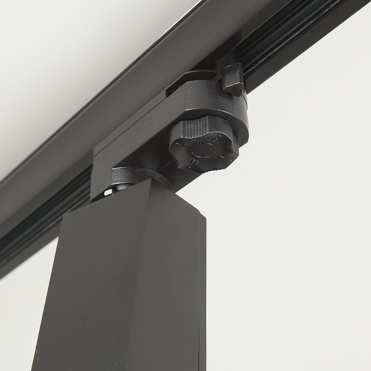 Трековый светодиодный светильник Elektrostandard Perfect черный 38W 3300K 4690389111464