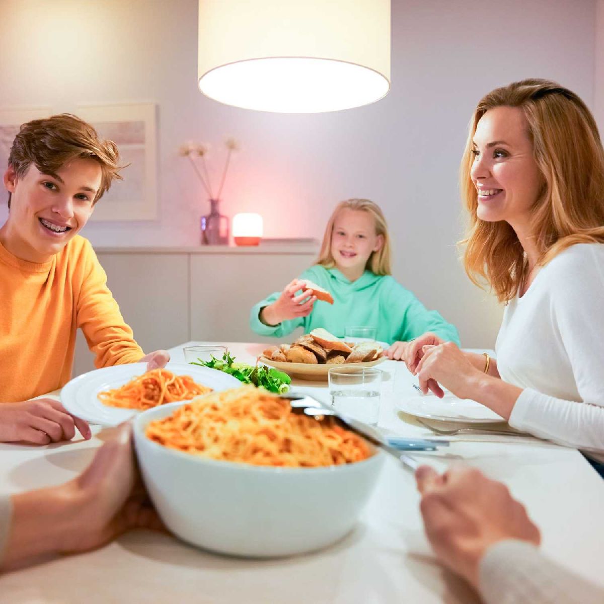 Умная светодиодная лампа Wiz Wi-Fi BLE50WGU10927 DIM1PF/6 GU10 4,7W 2700K 929002448102