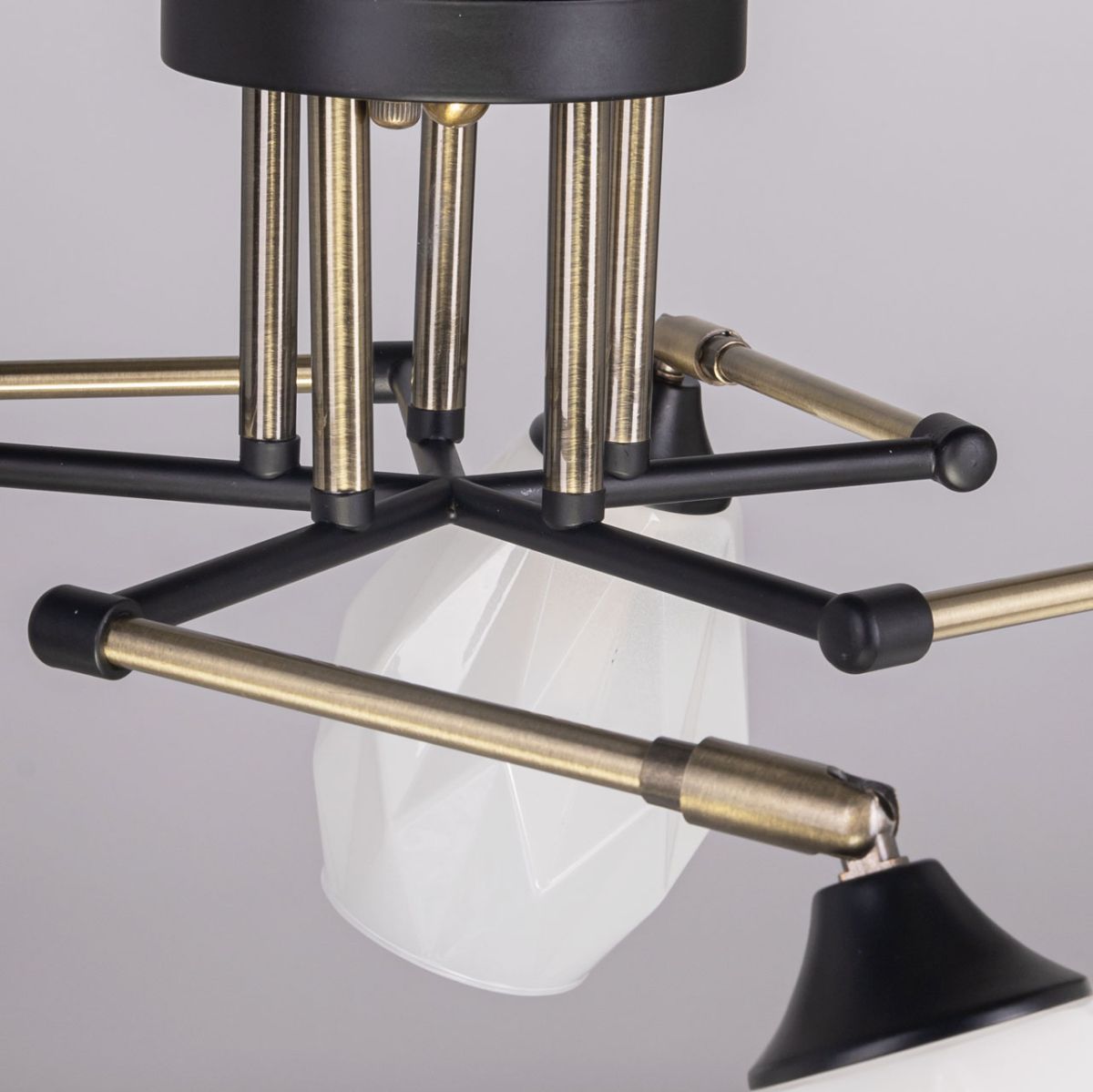 Потолочная люстра De Markt Акцент 680012105