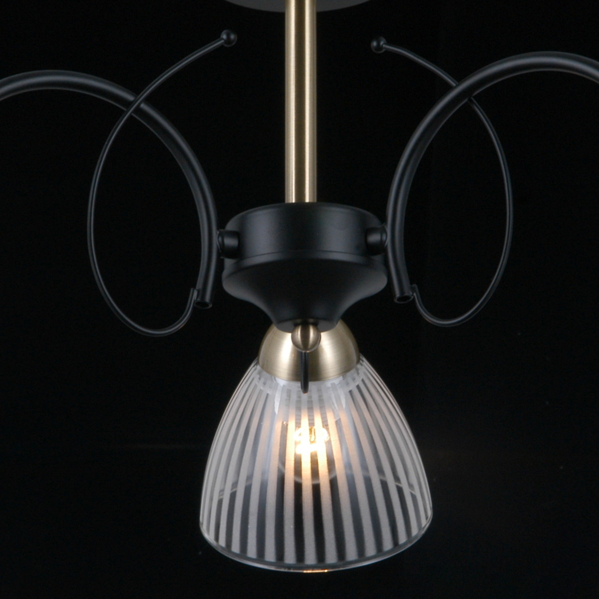 Люстра на штанге Illumico IL0198-3CSQ-79 BK AB