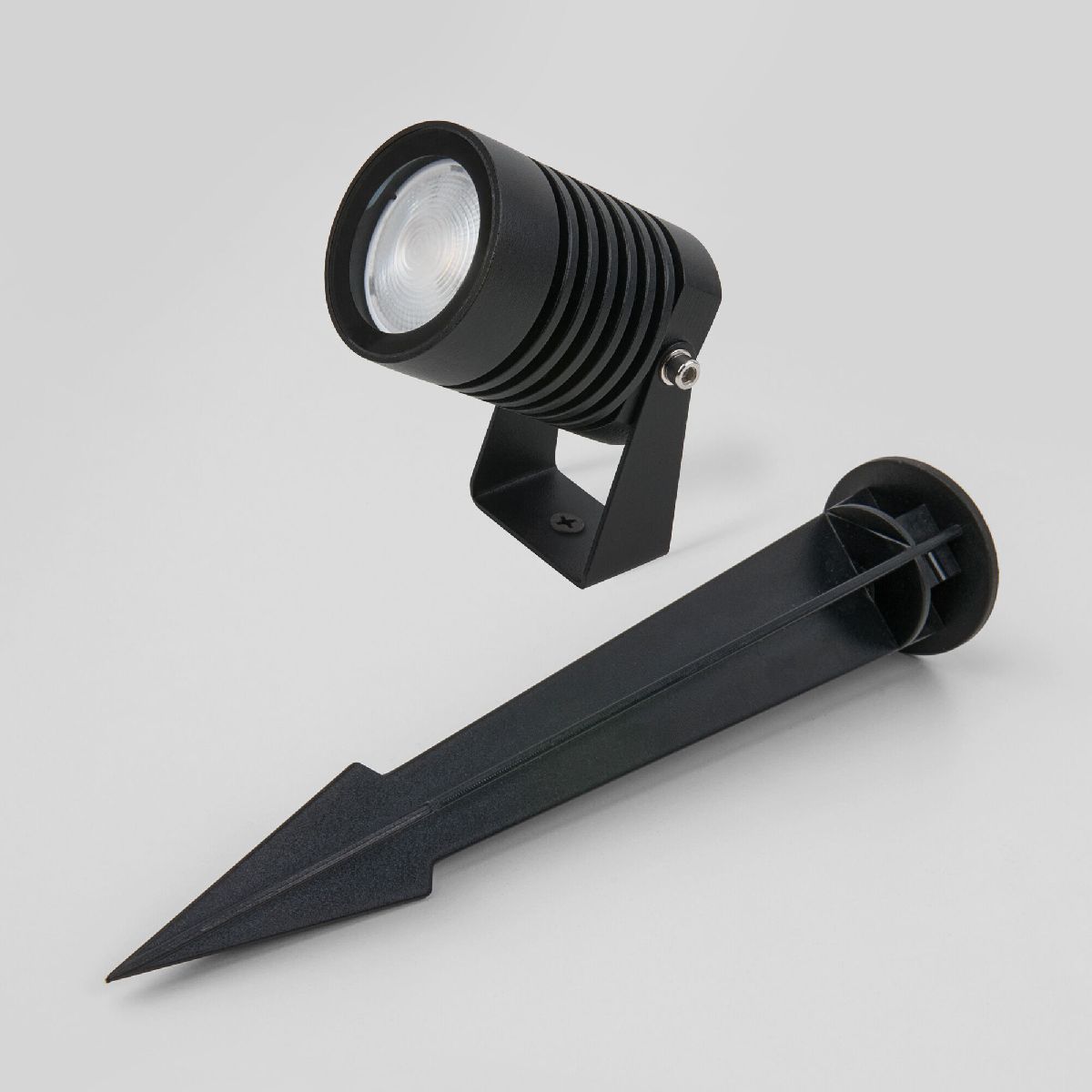 Уличный светодиодный светильник Elektrostandard Landscape 043 FL LED черный 4690389184062 a059011