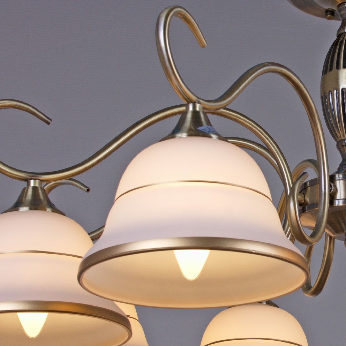 Люстра на штанге Reluce 02263-0.3-08 AB