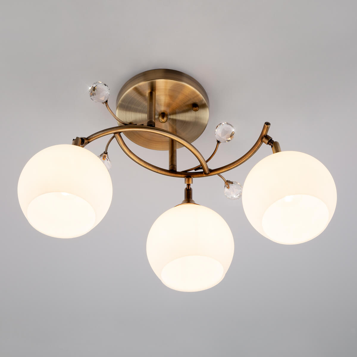 Потолочная люстра Eurosvet 9604/3 античная бронза