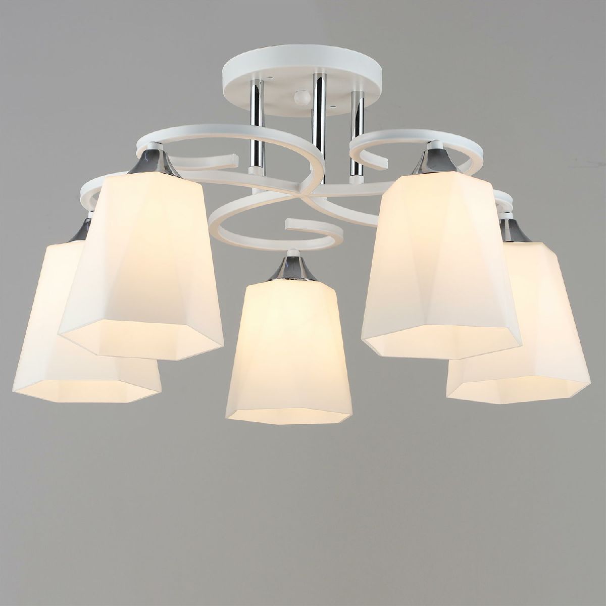 Потолочная люстра Reluce 04987-0.3-05 WT+CH