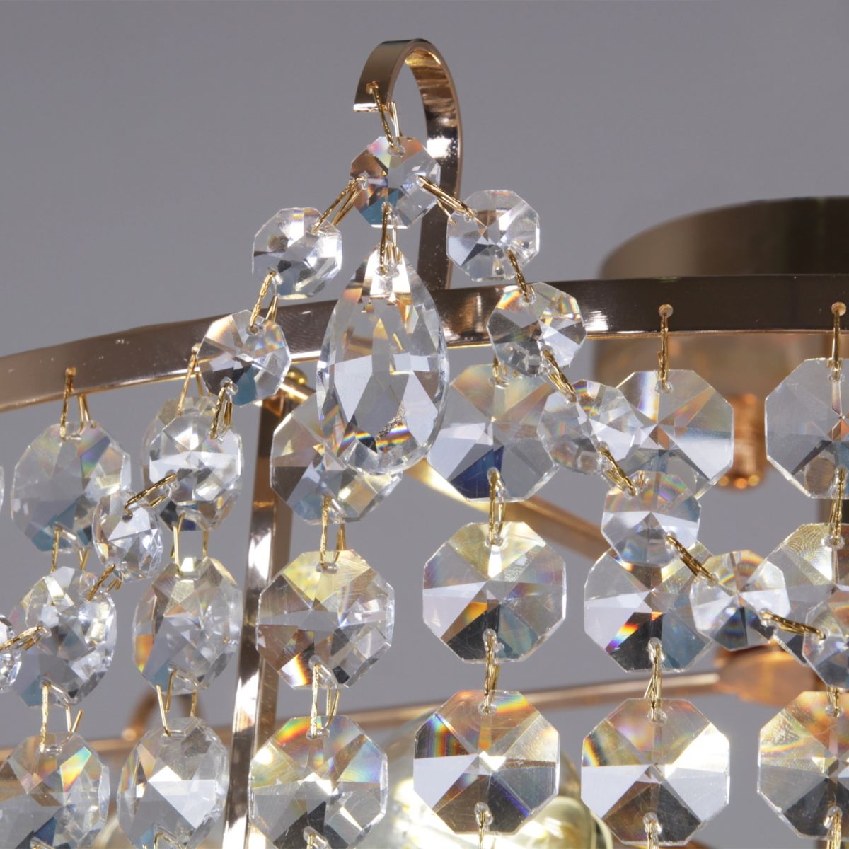 Потолочная люстра Reluce 90192-0.3-08 FGD