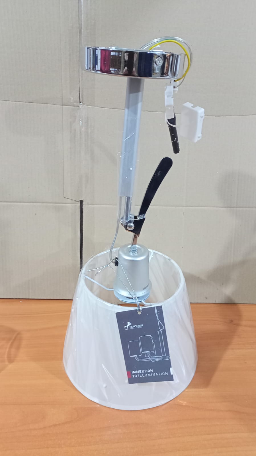 Спот Favourite Phantom 1867-1W УЦ