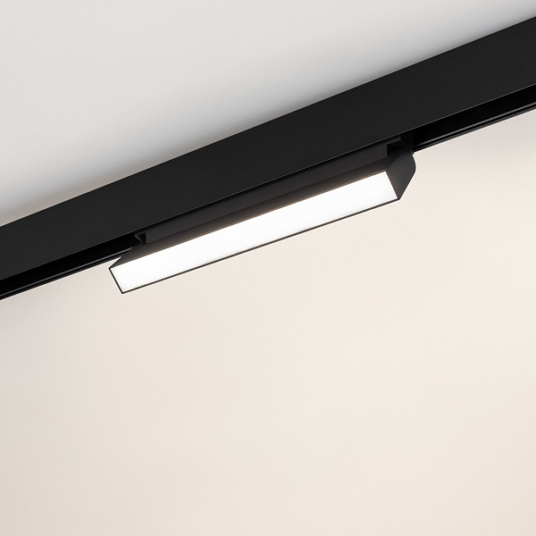 Трековый светодиодный светильник для магнитного шинопровода Arlight Mag-Orient-Flat-Fold-S230-12W 034661