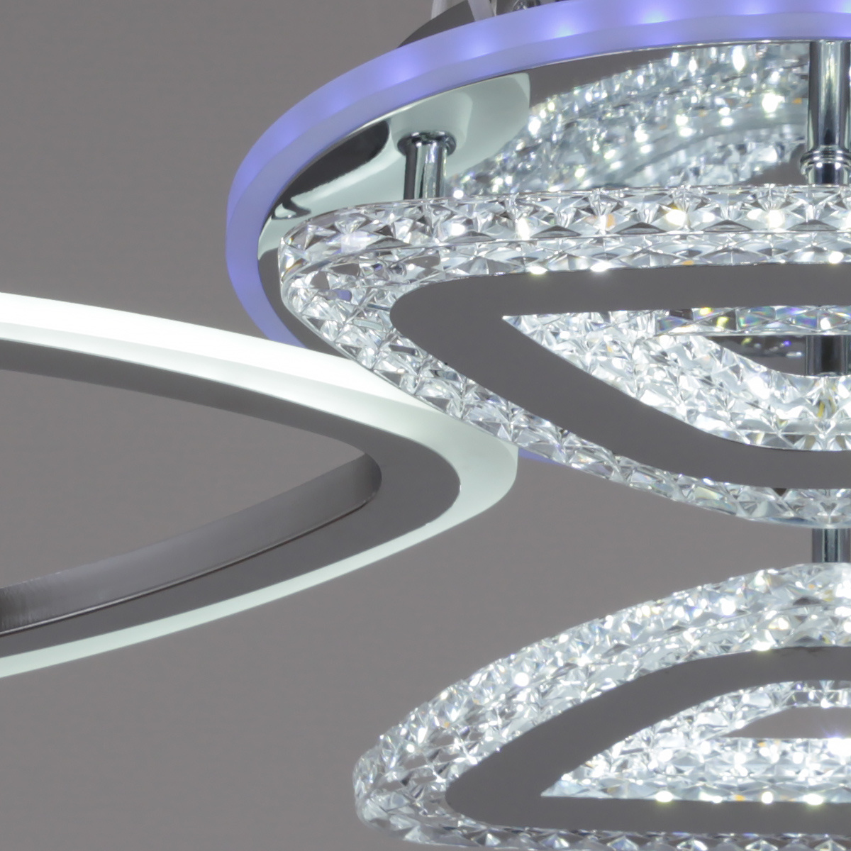 Потолочная люстра Reluce 20699-0.3-2+2+1