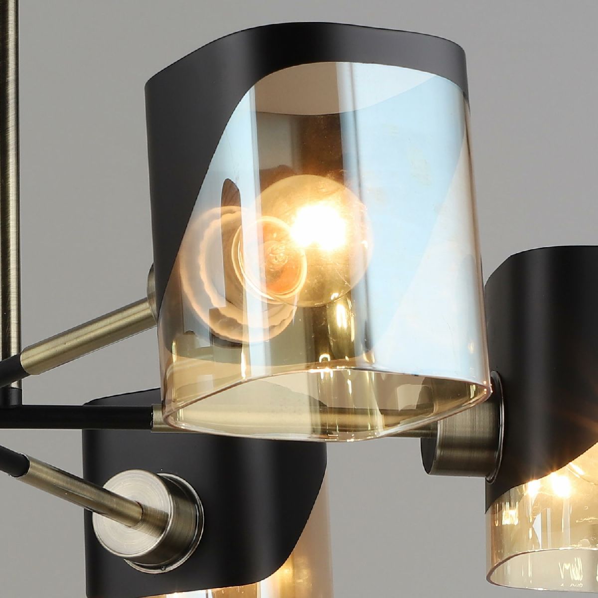 Люстра на штанге Reluce 05013-0.3-06 AB+BK