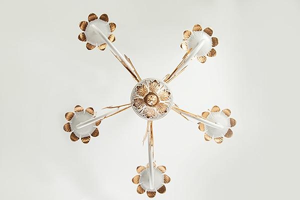 Подвесная люстра Eurosvet 60023/5 белый с золотом