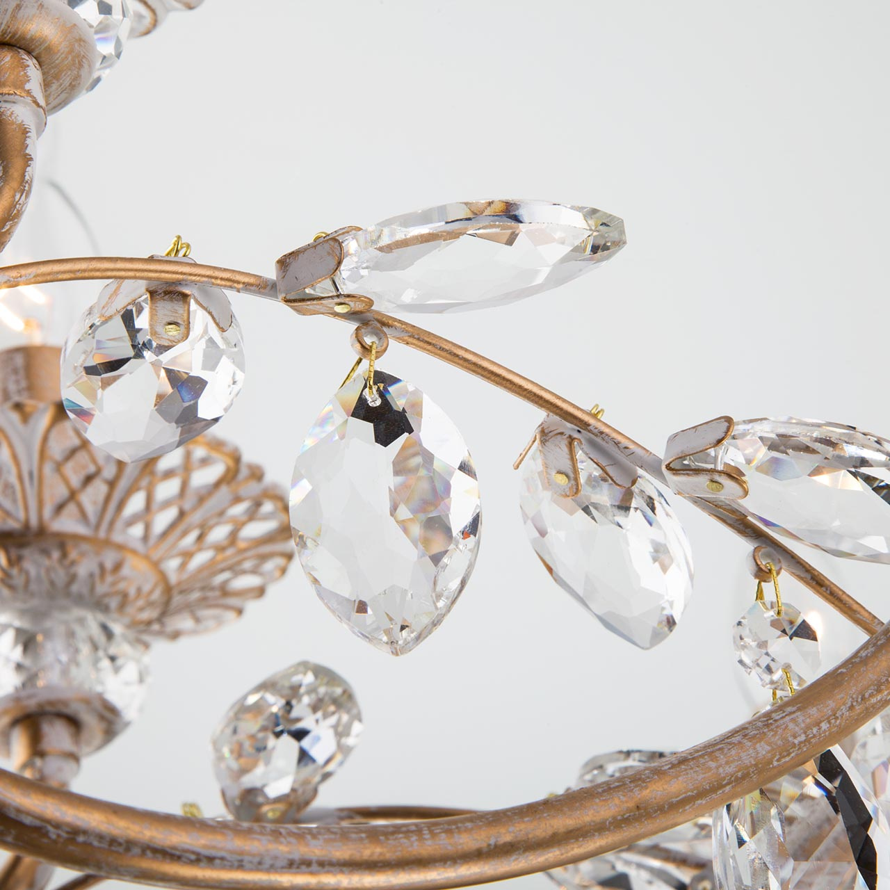 Подвесная люстра Eurosvet Александрия 60057/8 белый с золотом