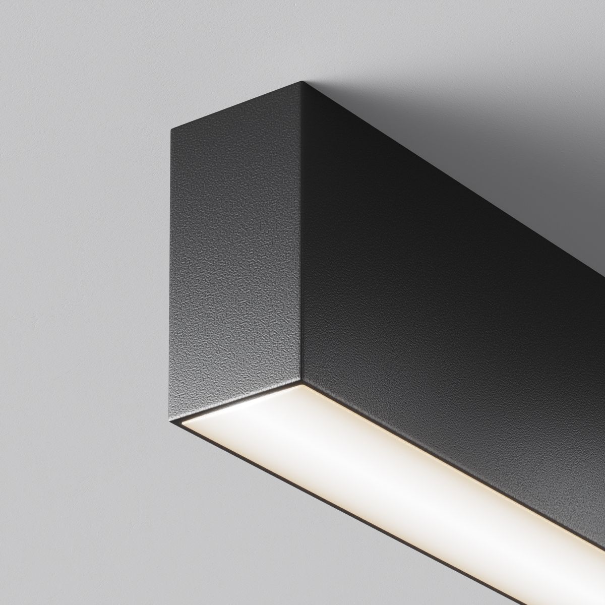 Линейный потолочный светильник Maytoni Basis C068CL-12W3-6K-B