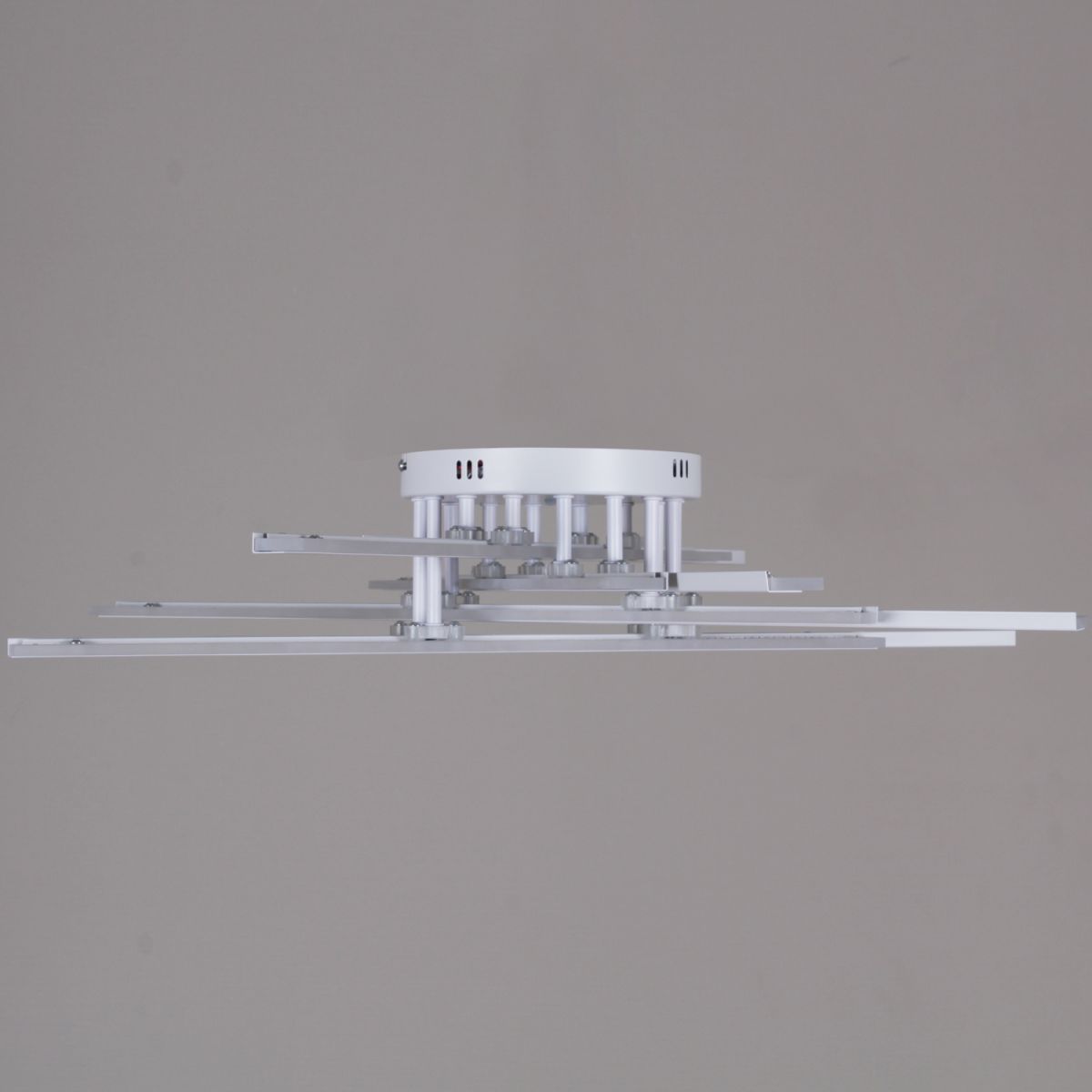 Потолочная люстра Reluce 16090-0.3-08 BK/WH