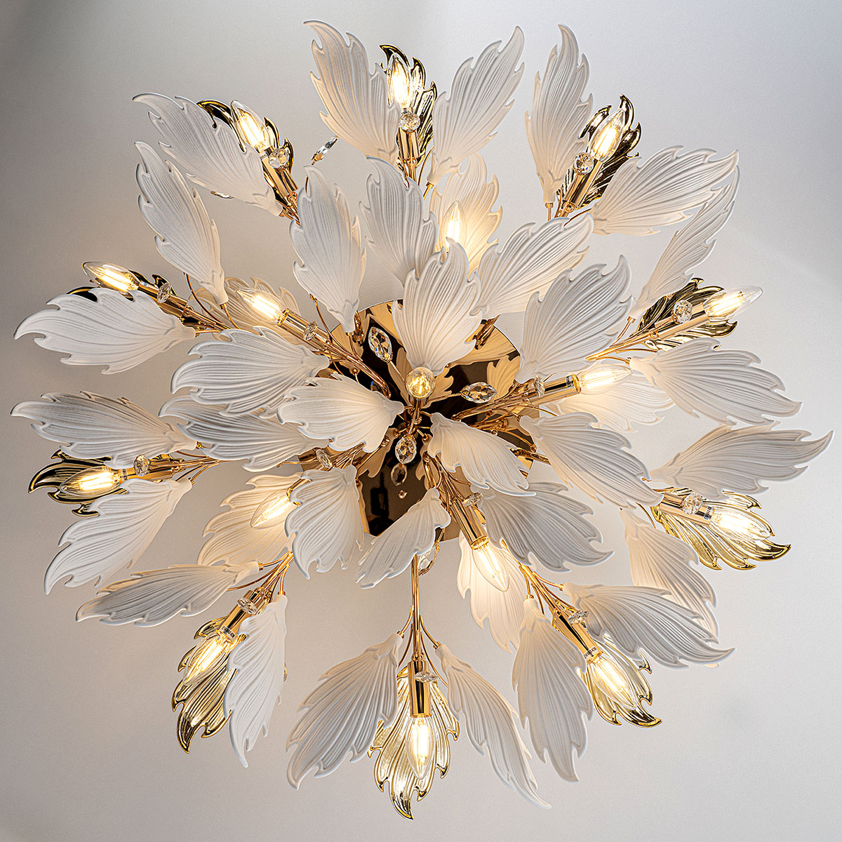 Потолочная люстра флористика Modelux ML.6869.1000 GD