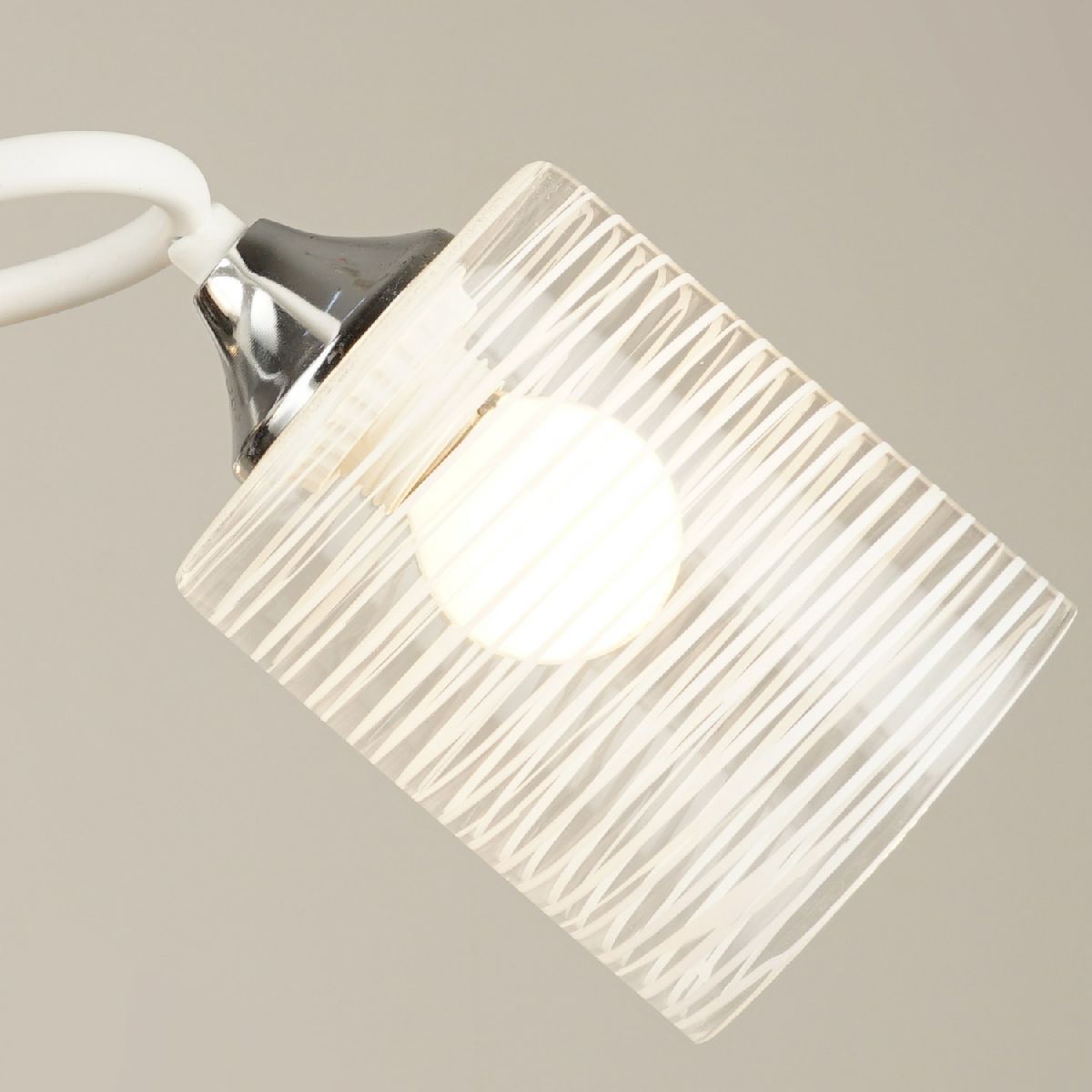 Потолочная люстра Reluce 04523-0.3-03