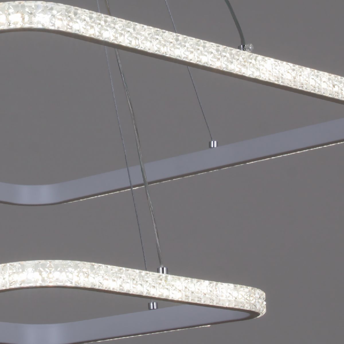 Подвесная люстра с дистанционным управлением Reluce 06316-3.9-02 WH